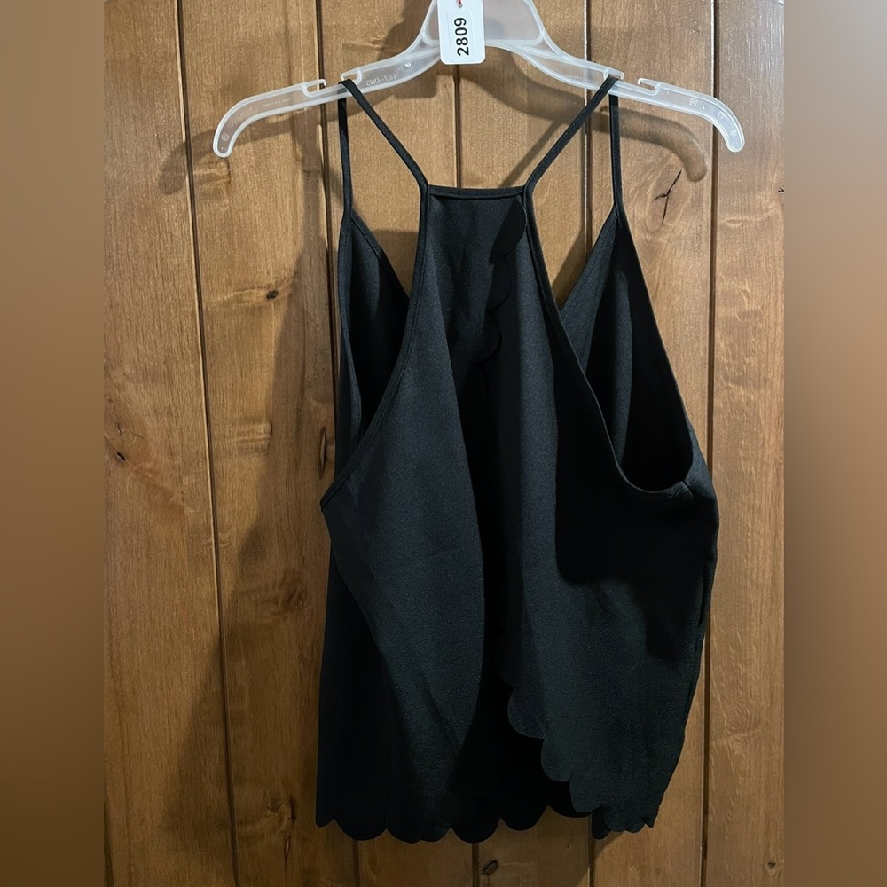 Classy Black Scalloped Edge Open Back Tank Top-XL - Picture 2 of 6